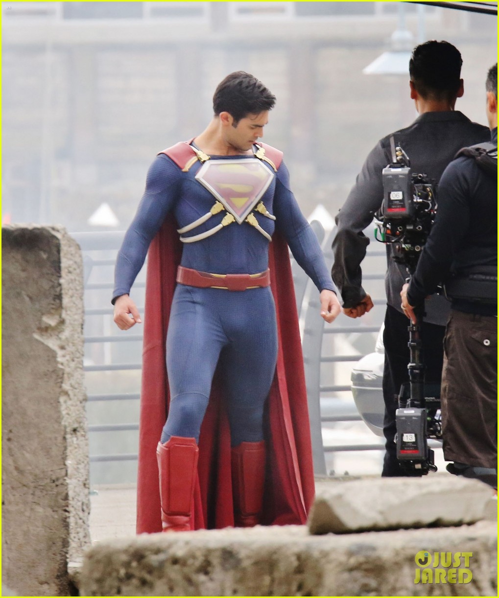 tyler hoechlin new armor superman story on supergirl 10