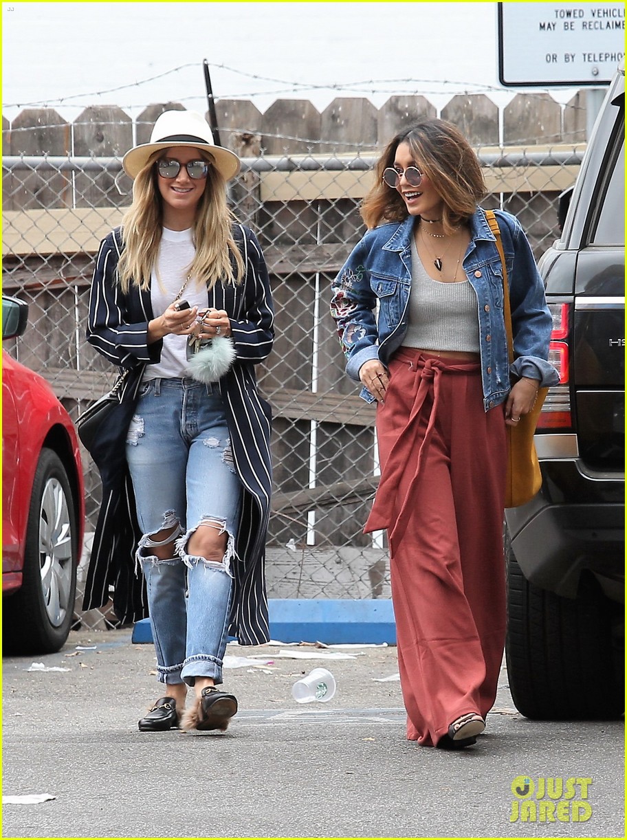 ashley tisdale vanessa hudgens spends the afternoon shopping11706mytext