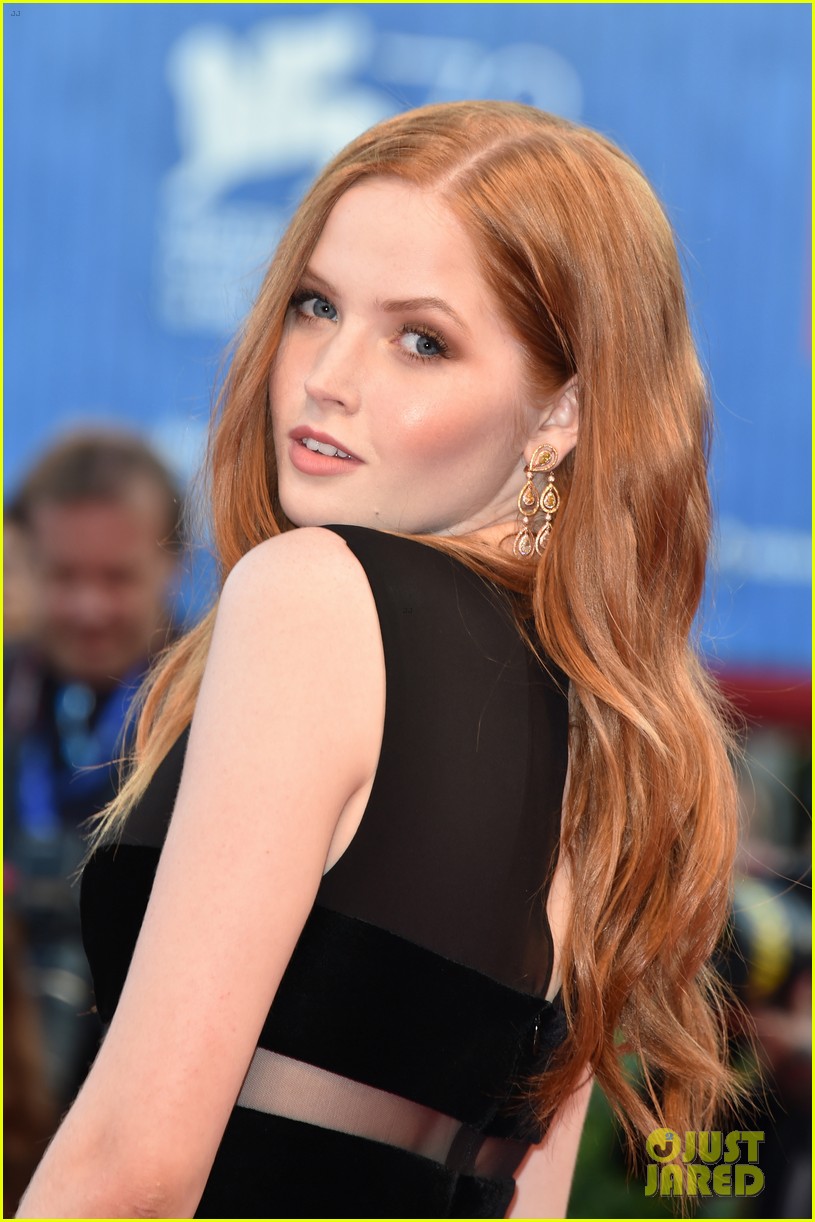 nocturnal animals ellie bamber makes her venice debut 03
