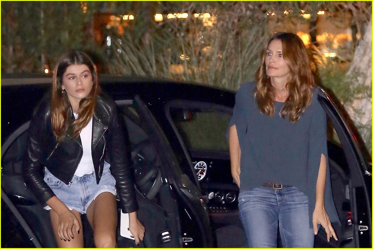 cindy crawford kaia gerber step out for family dinner 02