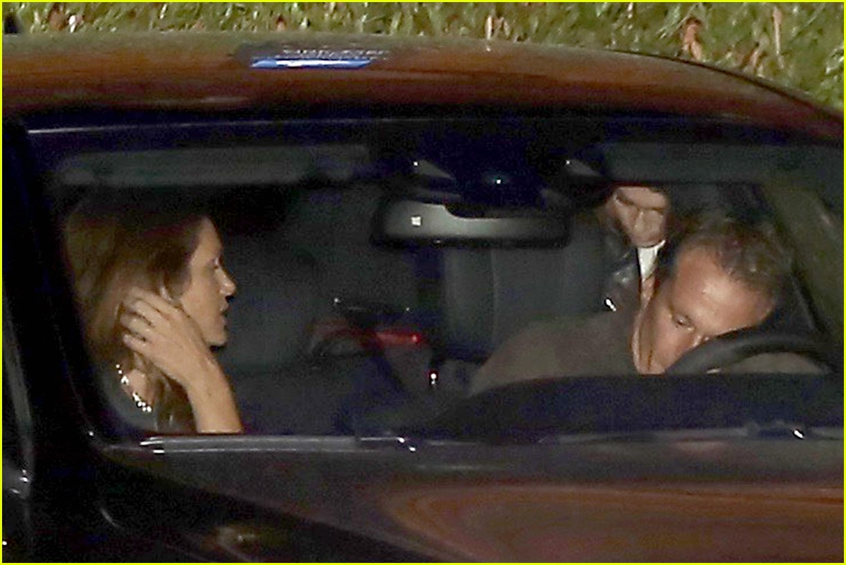 cindy crawford kaia gerber step out for family dinner 16