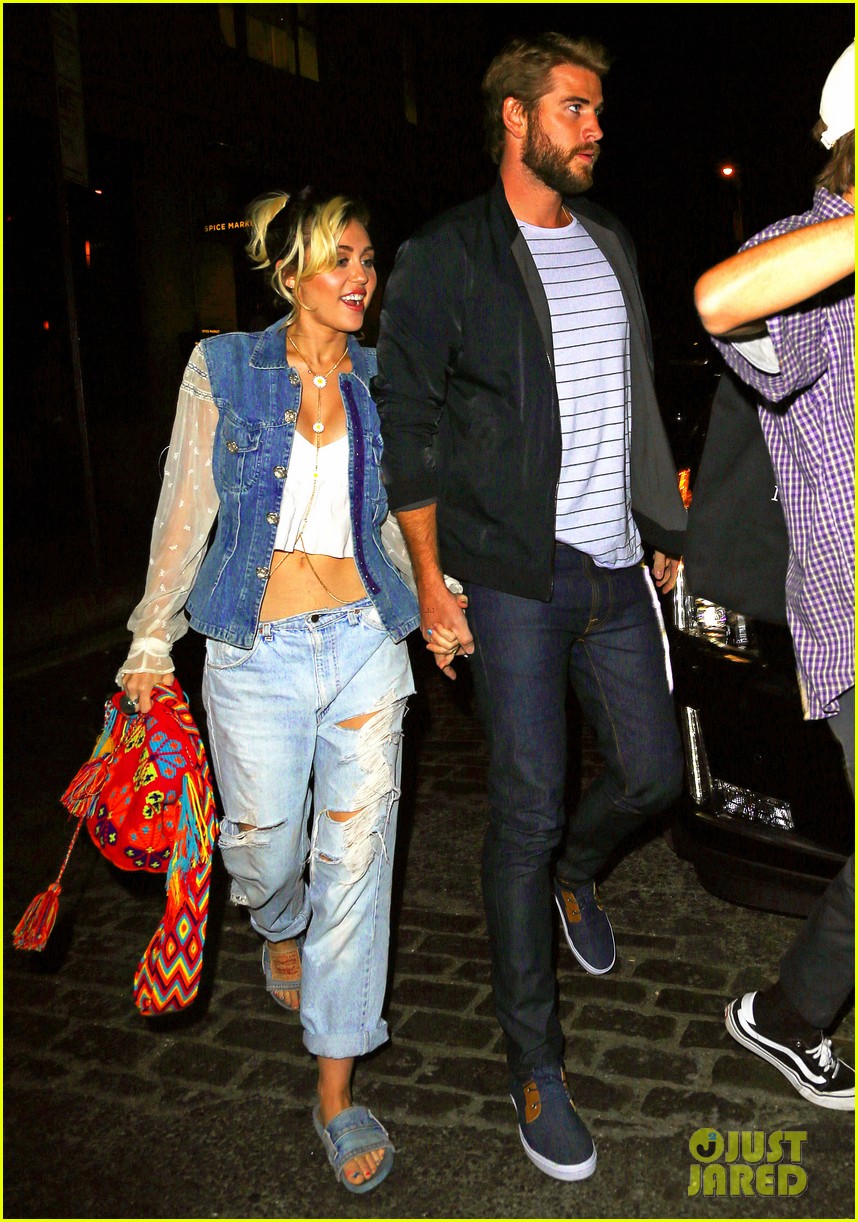 miley cyrus liam hemsworth have a date night after fallon taping 01