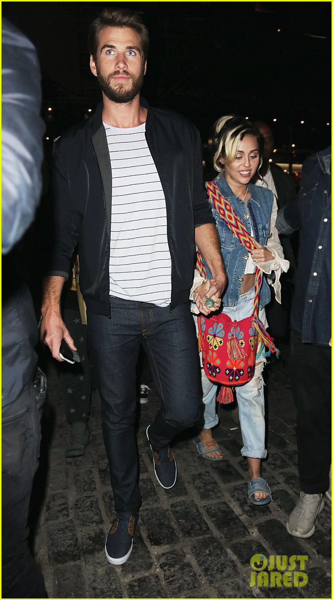 miley cyrus liam hemsworth have a date night after fallon taping 02