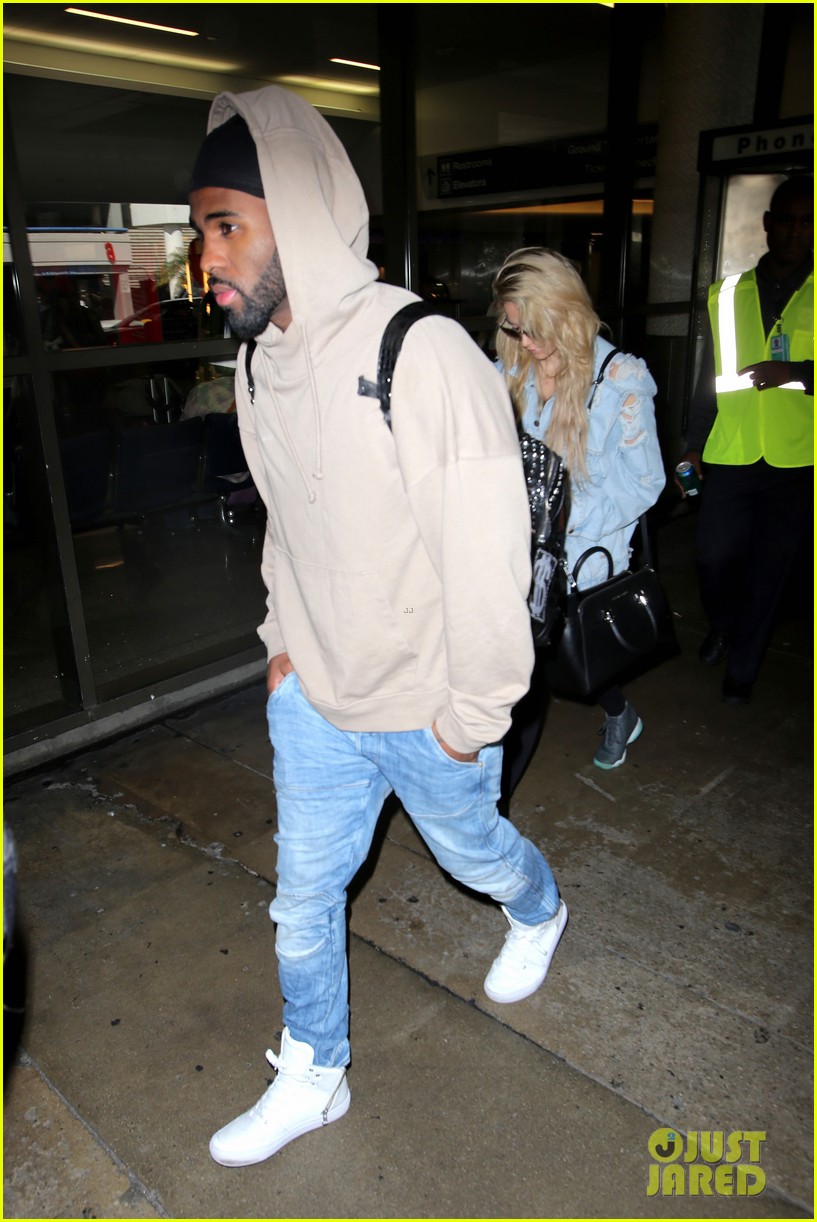 jason derulo touches down at lax after nyfw events 09
