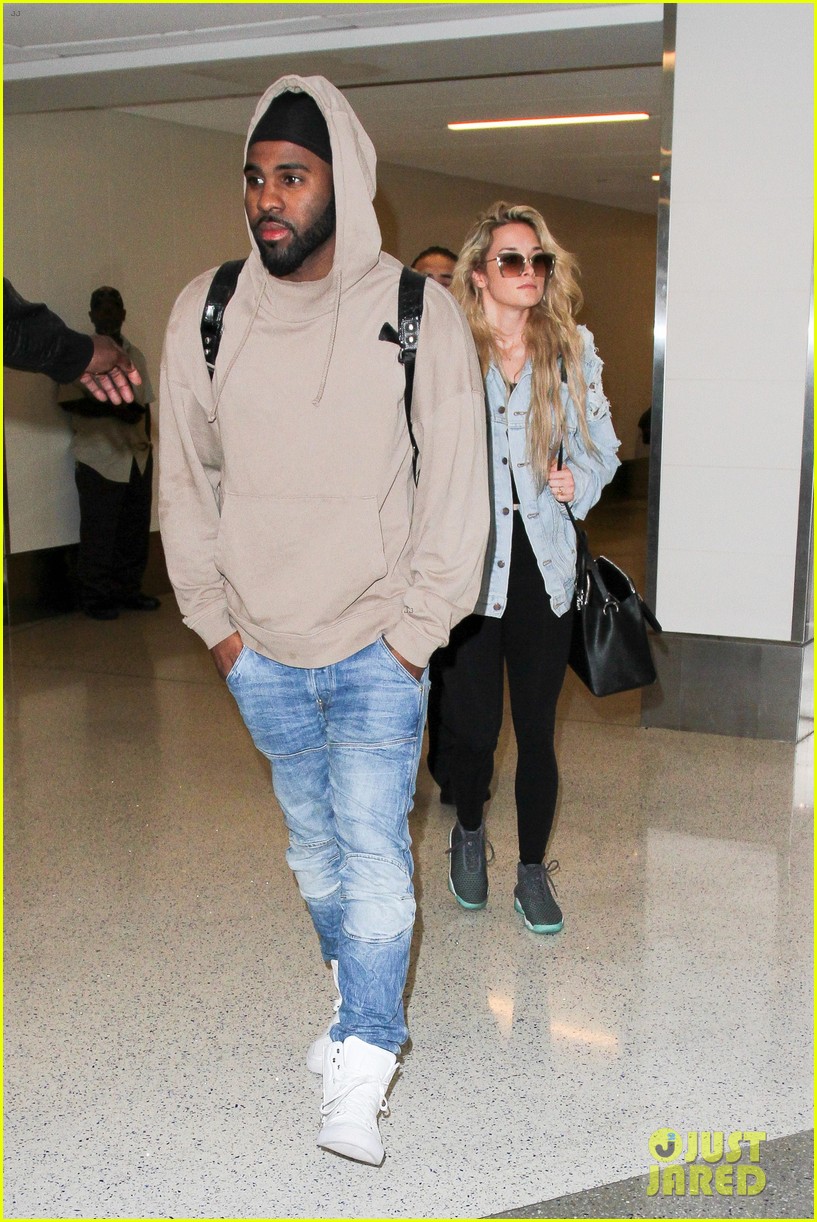 jason derulo touches down at lax after nyfw events 11