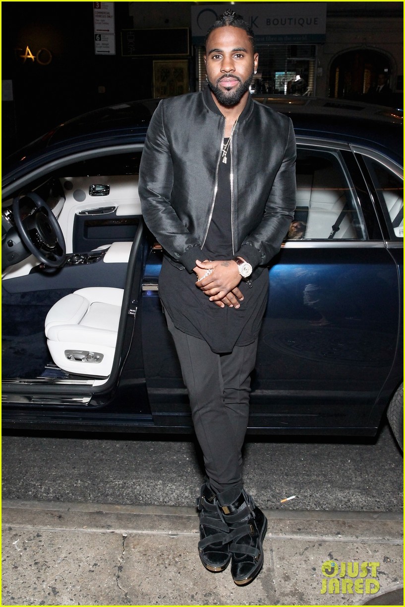 jason derulo touches down at lax after nyfw events 15