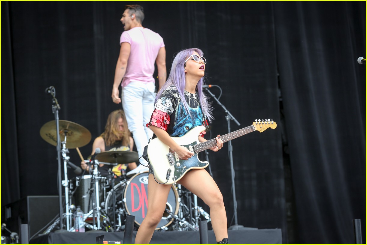 joe jonas dnce own the stage at music midtown festival 05