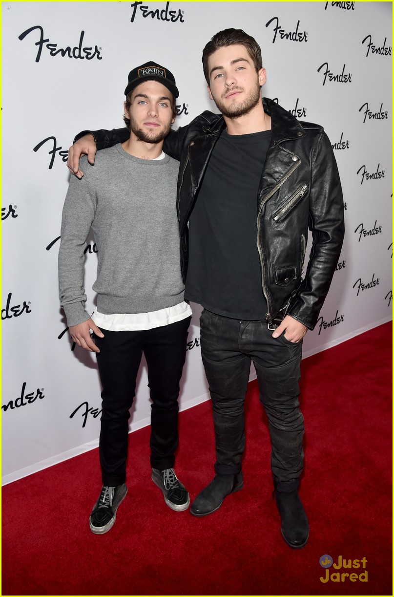 dylan sprayberry cody christian fender event hayley kevin 04