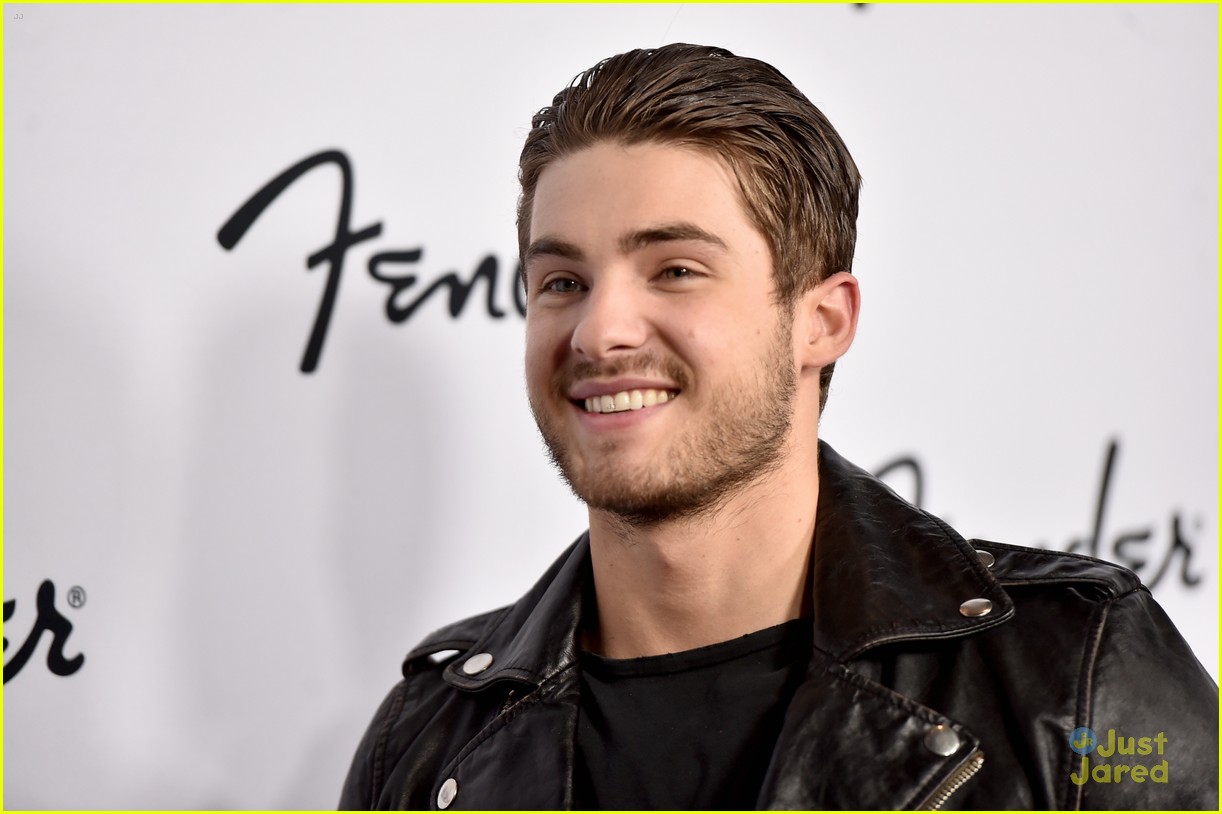 dylan sprayberry cody christian fender event hayley kevin 07