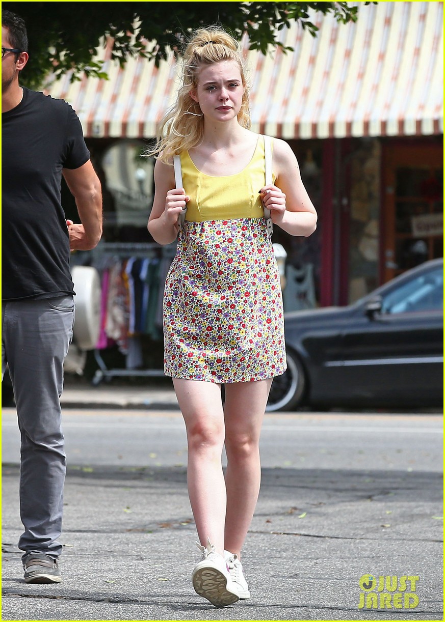 elle fanning looks pretty in florals10103mytext