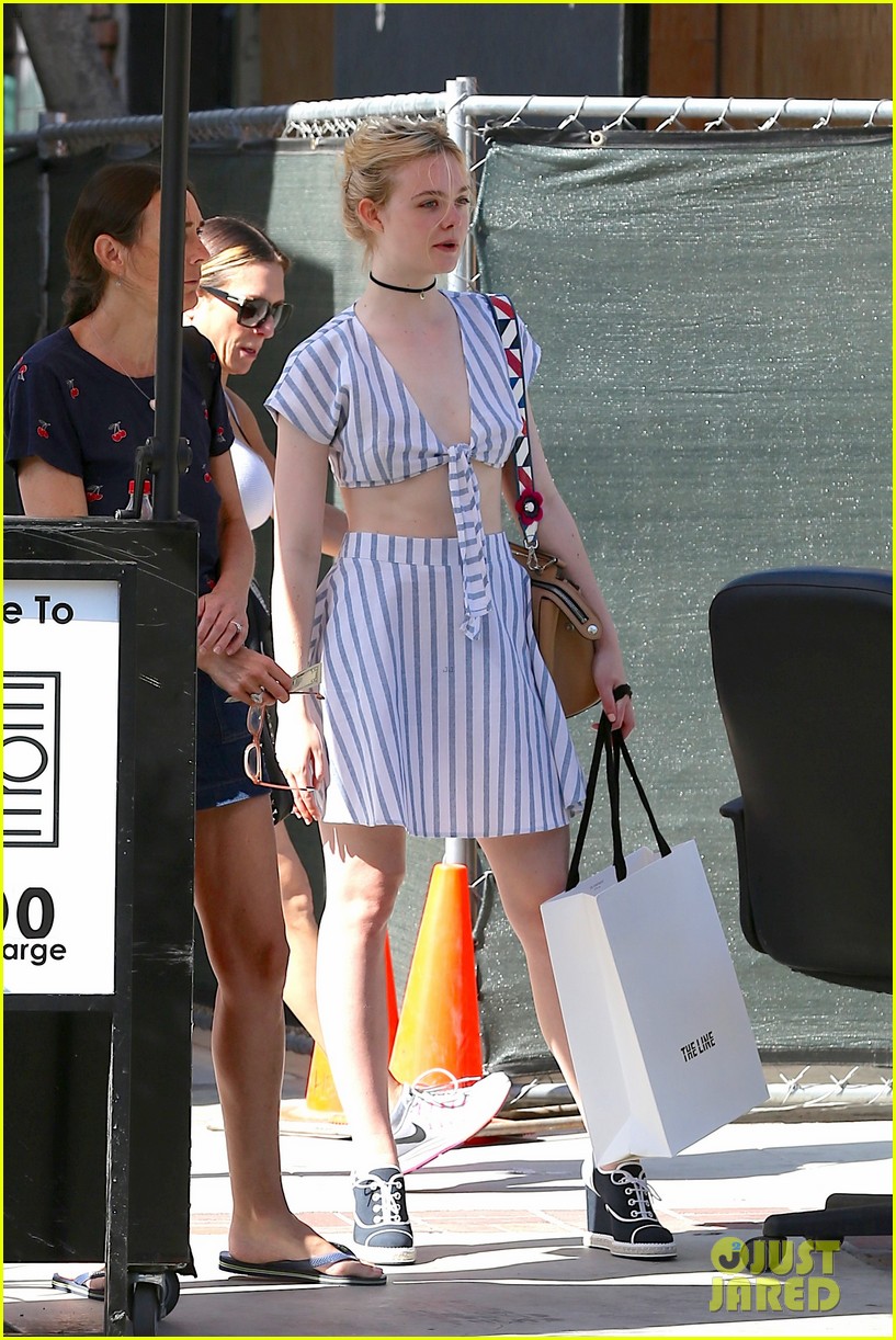 elle fanning heads to the hair salon for a weekend appointment 10