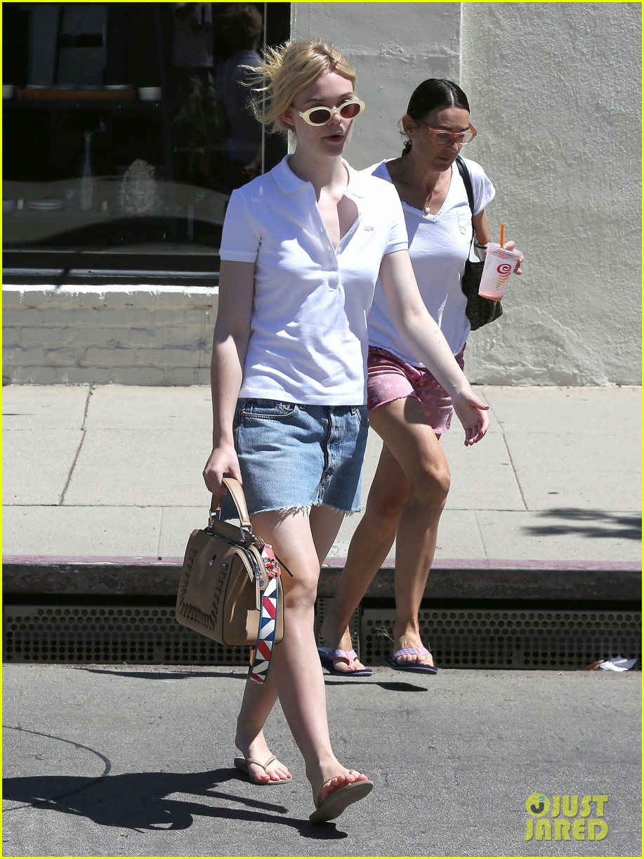 elle fanning has been hanging out with wild horses 05