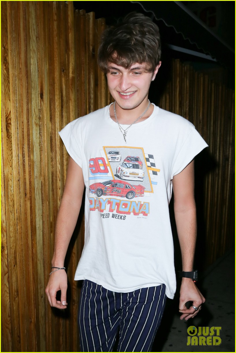 anwar hadid lives it up in the us before heading to paris 02