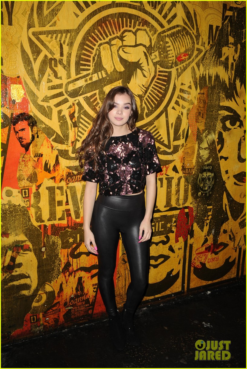 hailee steinfeld hits revolution event positive quote 09