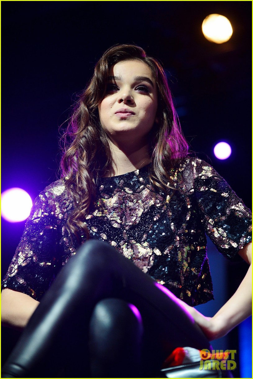 hailee steinfeld hits revolution event positive quote 50