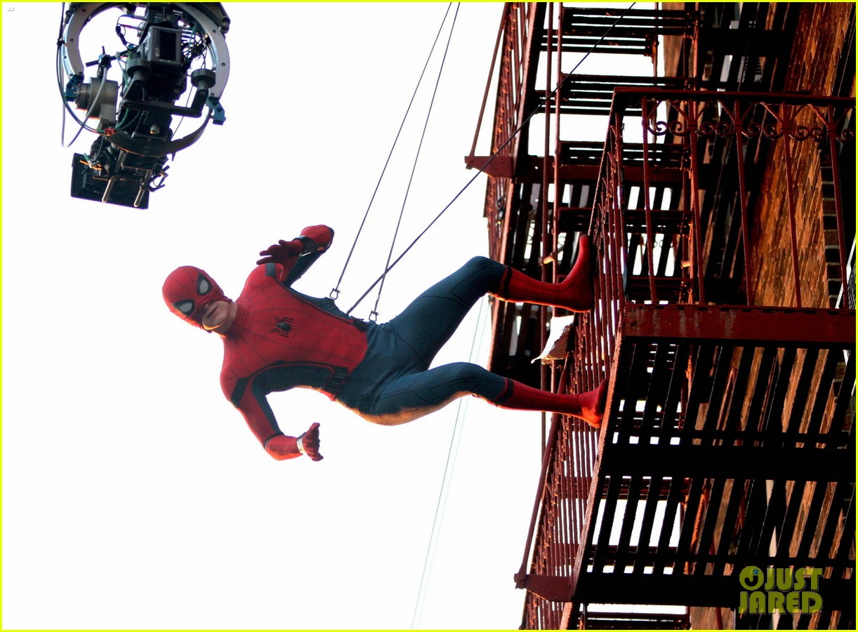 tom holland performs his own spider man stunts on nyc fire escape 01
