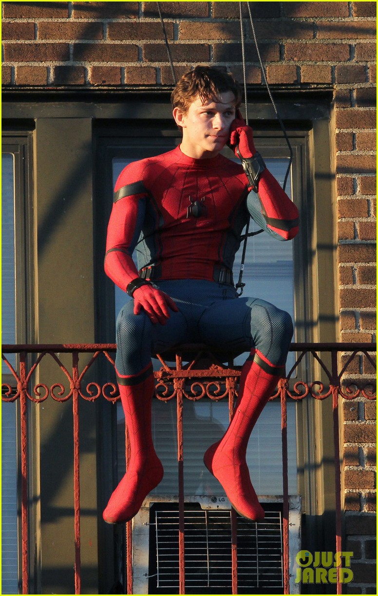 tom holland performs his own spider man stunts on nyc fire escape 02