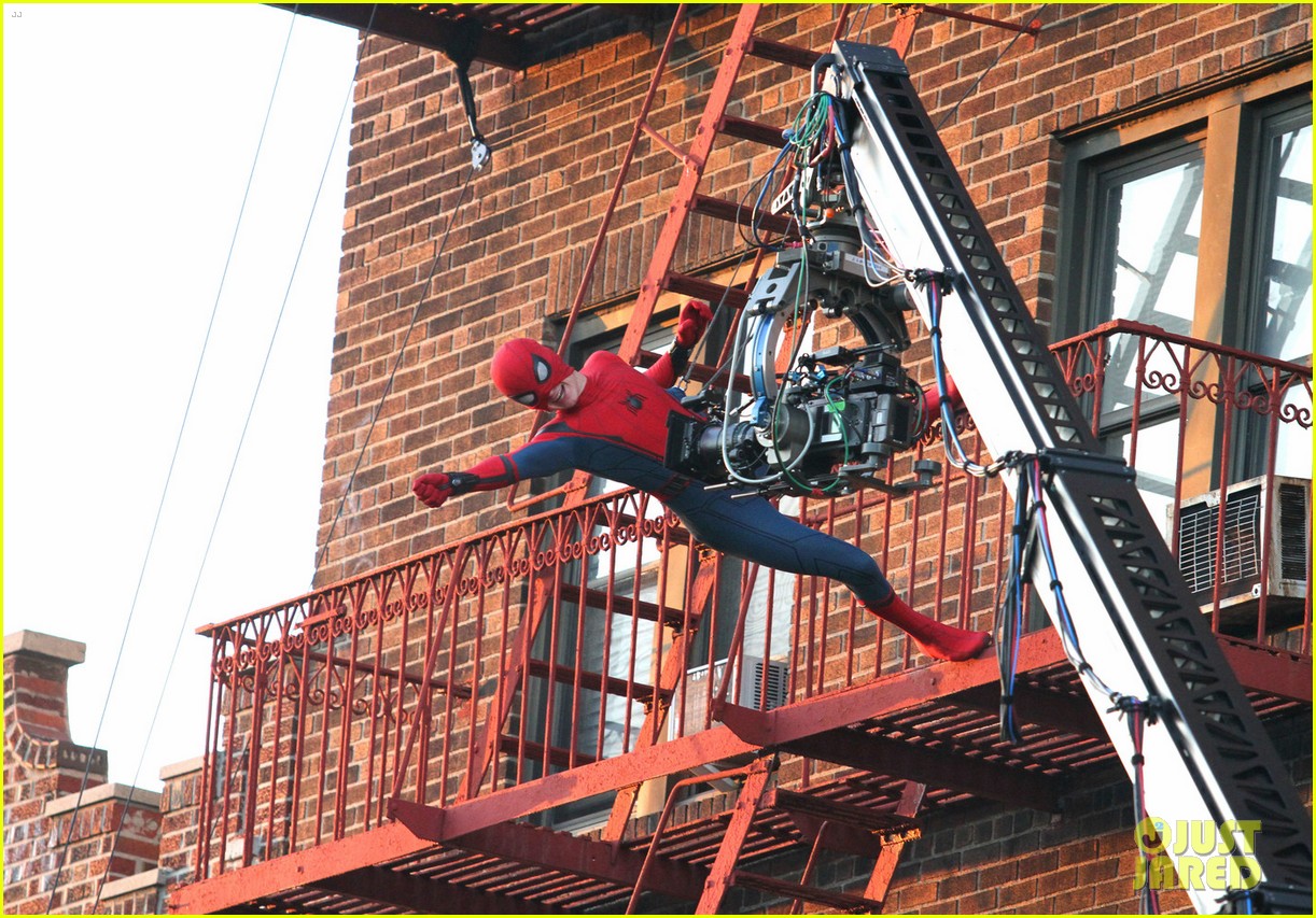 tom holland performs his own spider man stunts on nyc fire escape 16