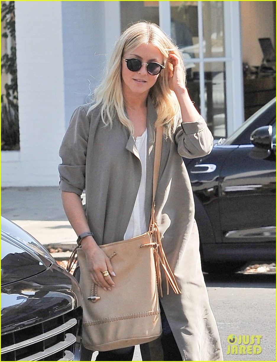 julianne hough enjoys her afternoon shopping19714mytext