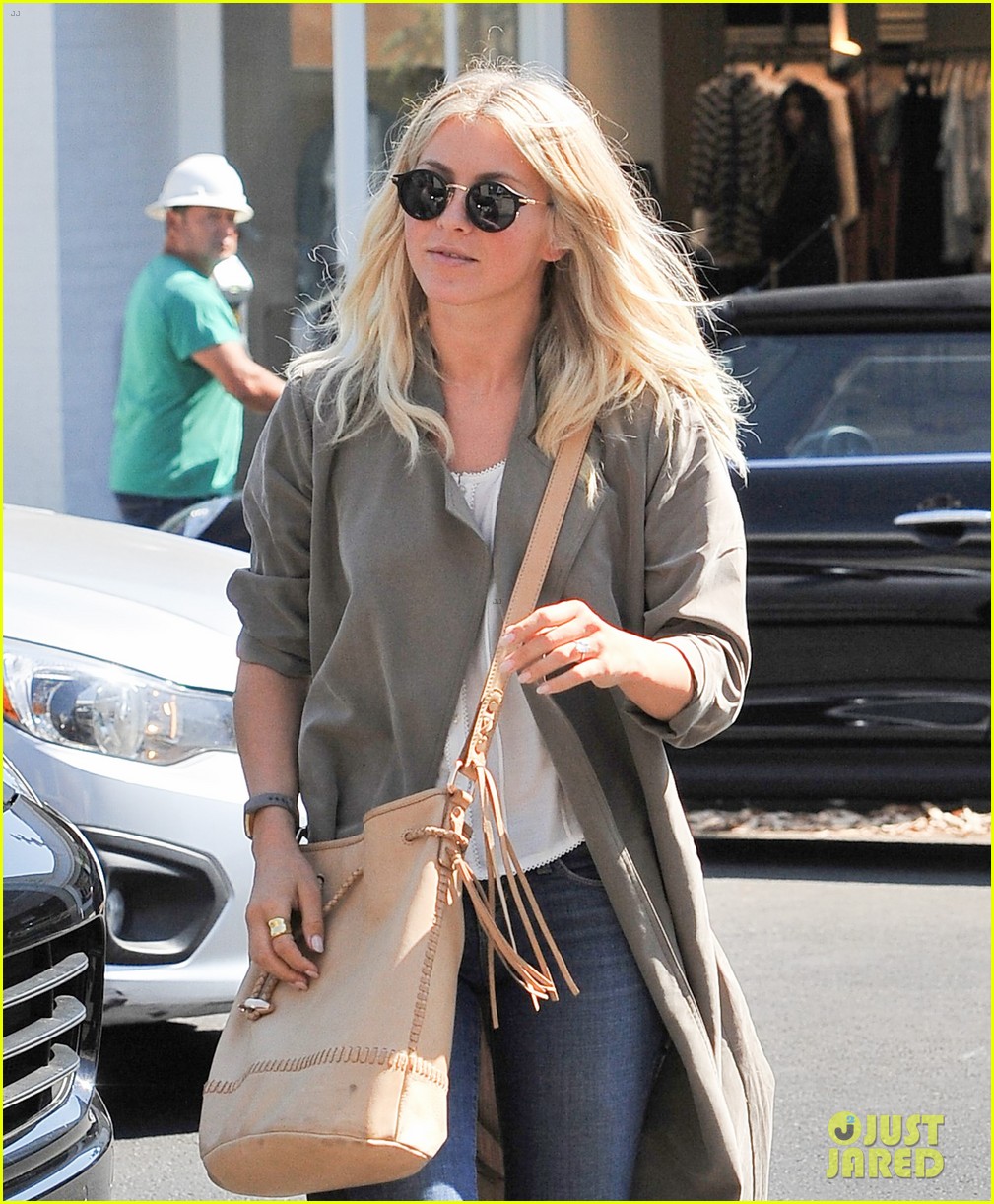 julianne hough enjoys her afternoon shopping20116mytext