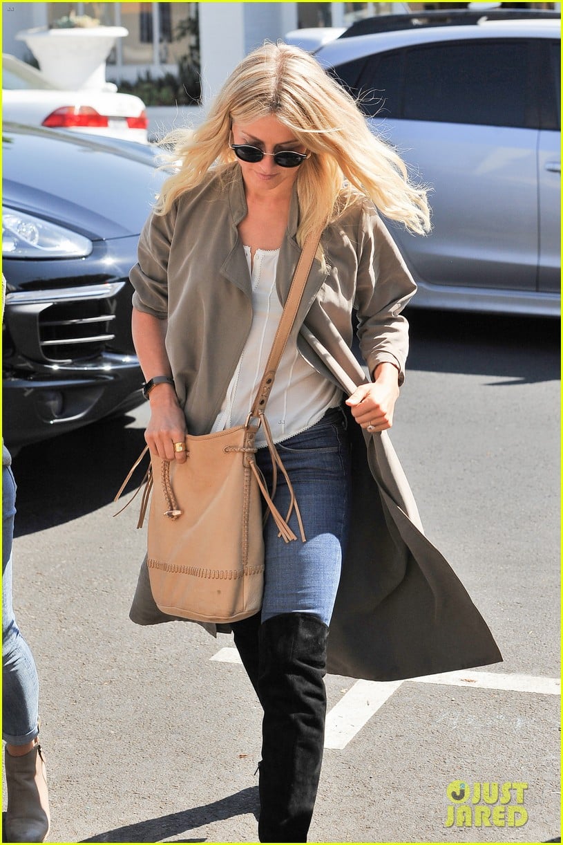 julianne hough enjoys her afternoon shopping20920mytext