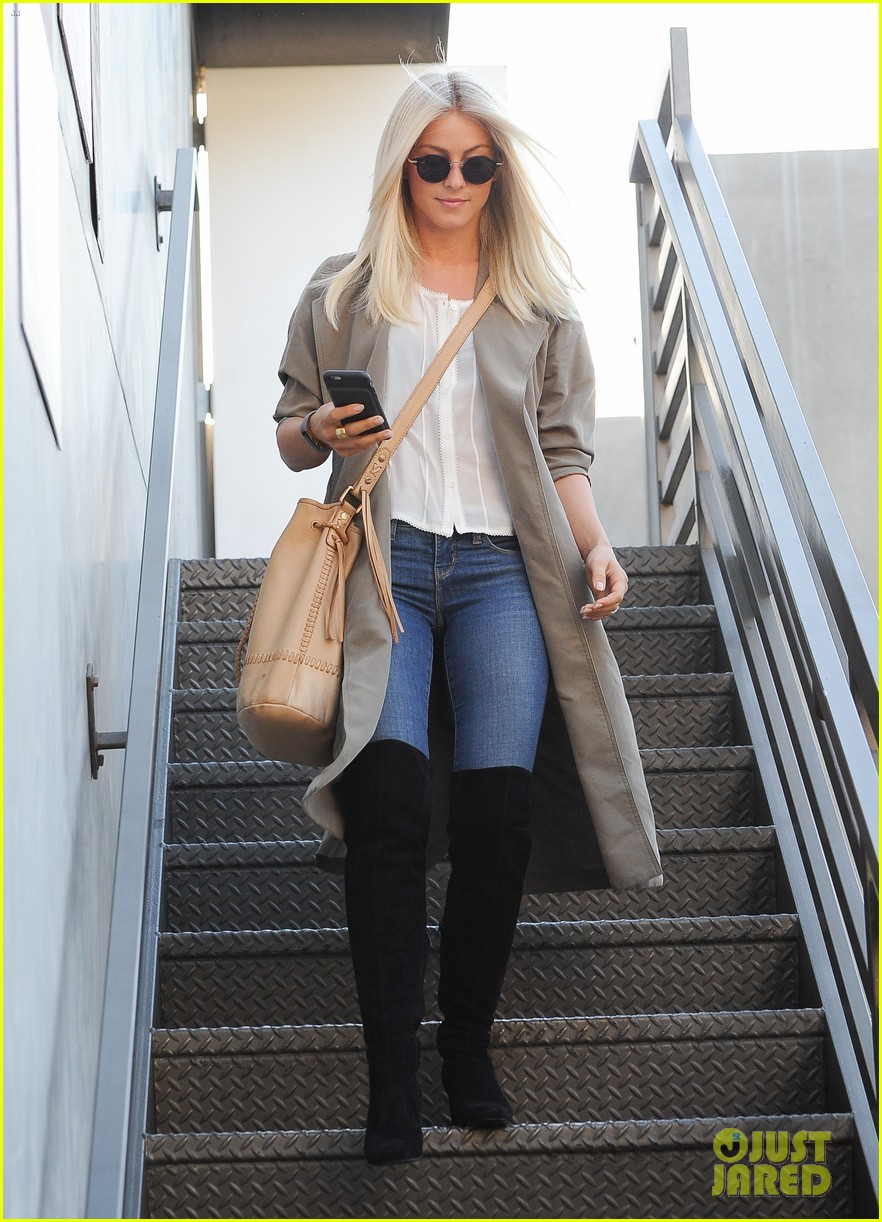 julianne hough enjoys her afternoon shopping39127mytext