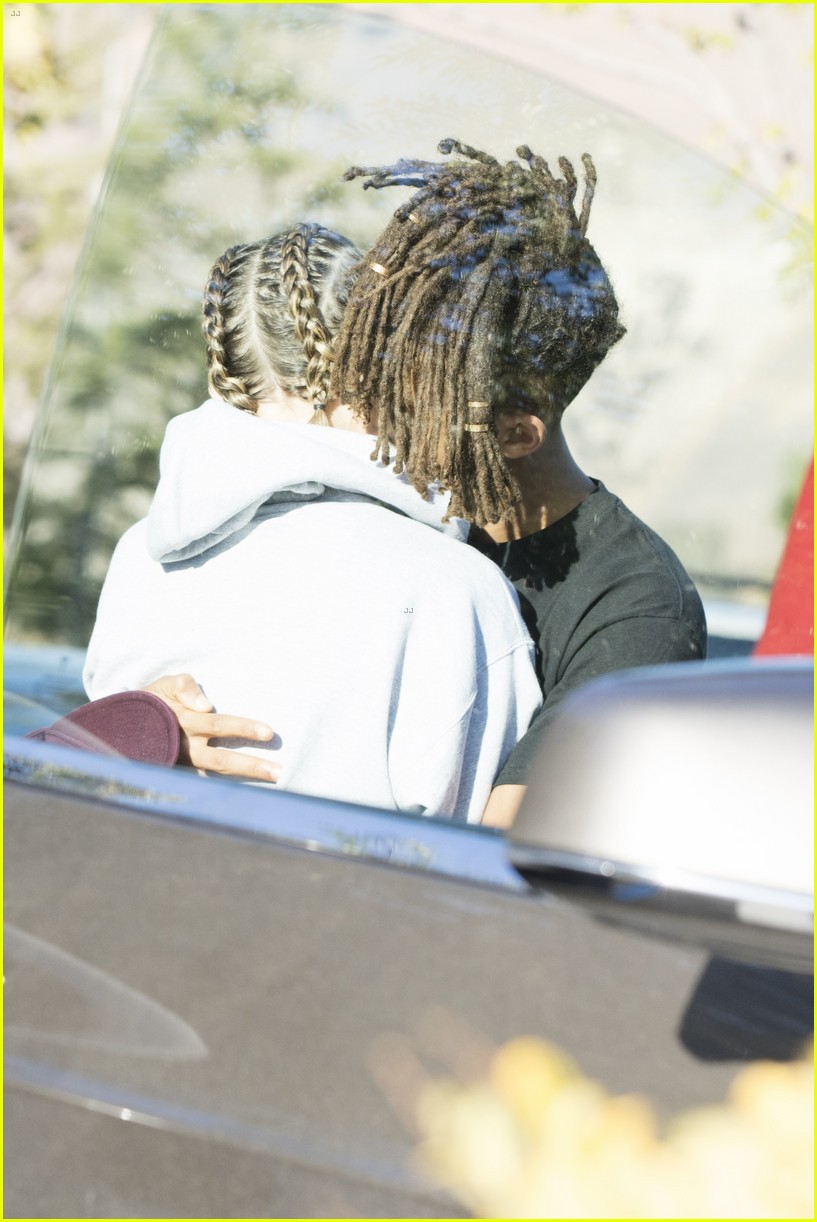 jaden smith shows some pda with girlfriend sarah snyder 06