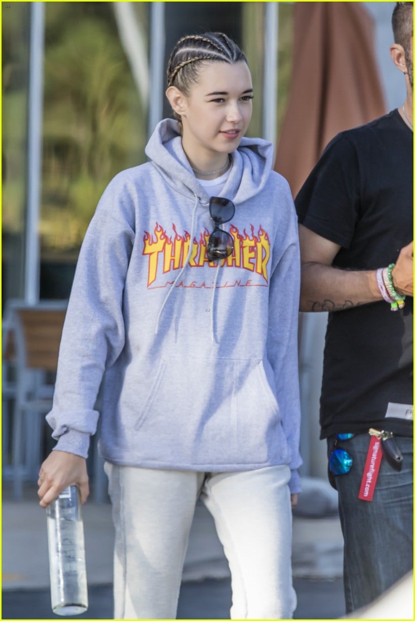 jaden smith shows some pda with girlfriend sarah snyder 15