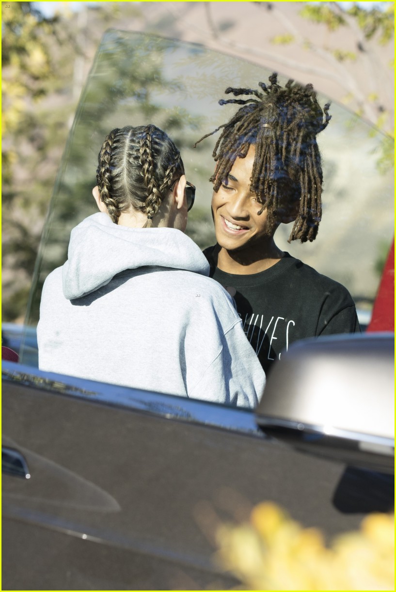 jaden smith shows some pda with girlfriend sarah snyder 27