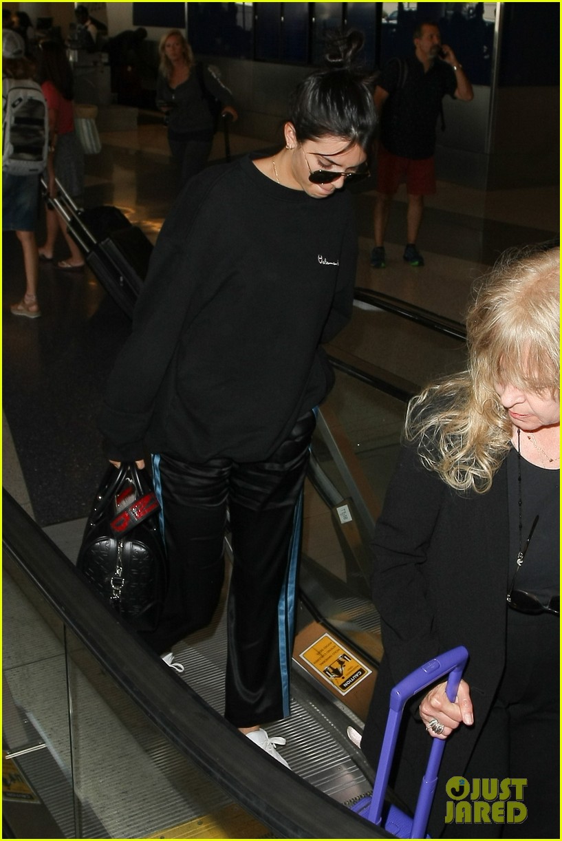 kendall jenner lax airport departure 07