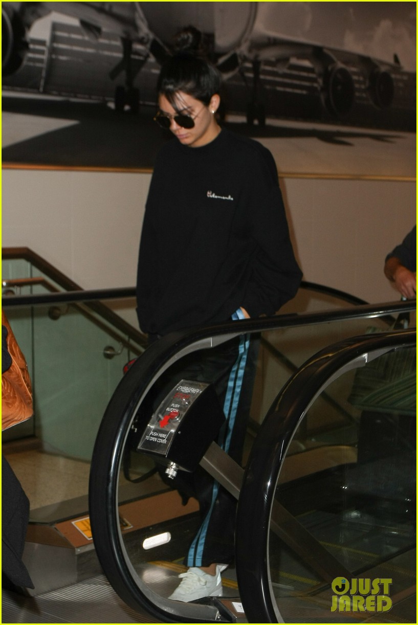 kendall jenner lax airport departure 08