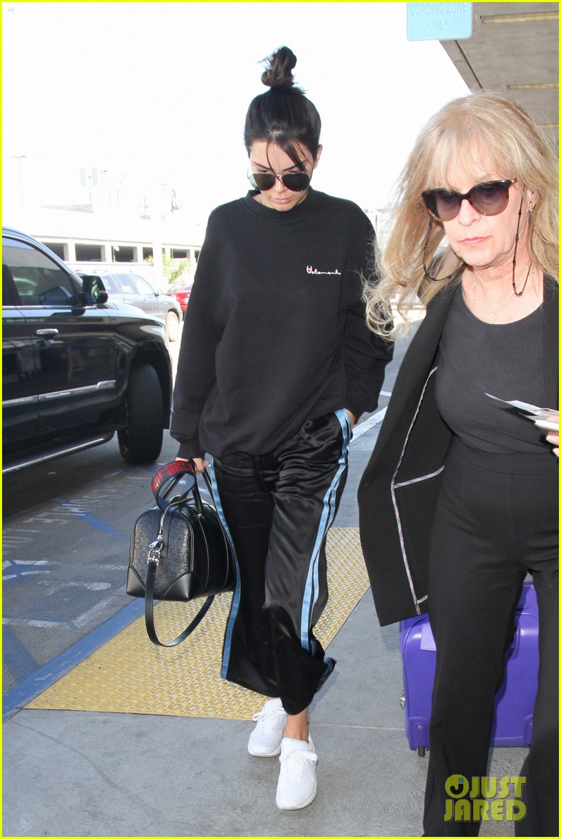 kendall jenner lax airport departure 12