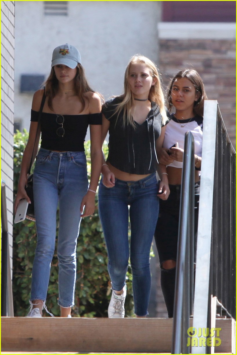 kaia gerber hangs with friends sister cities quote 10