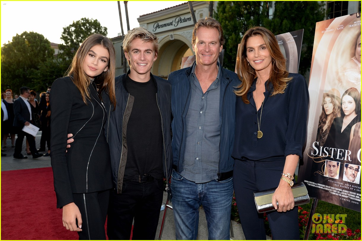 kaia gerber gets family support at sister cities premierter08mytext