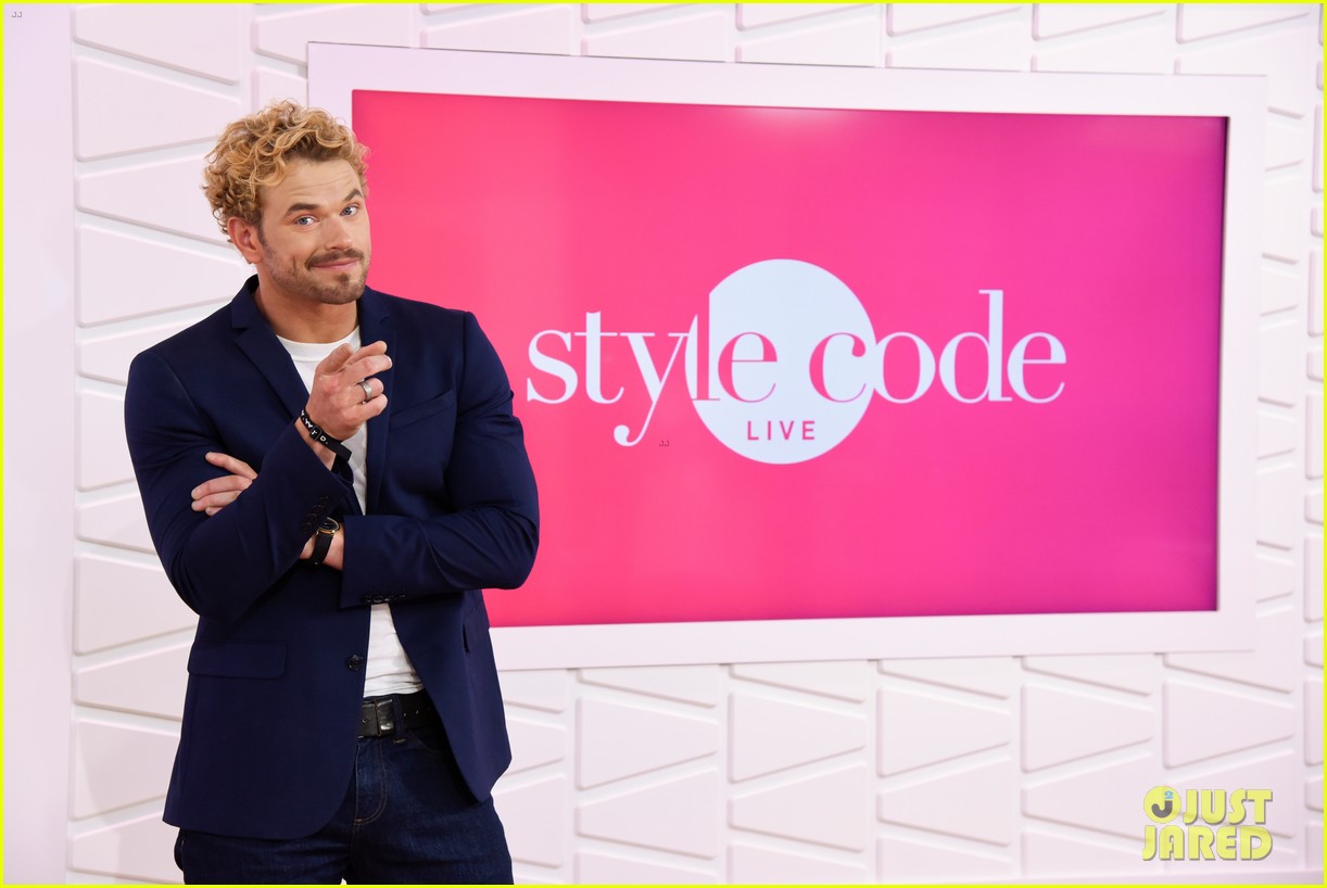 kellan lutz shows off his biceps while auditioning to be the next mr clean62212mytext