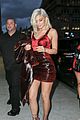 kylie jenner shows off new blonde hair 40