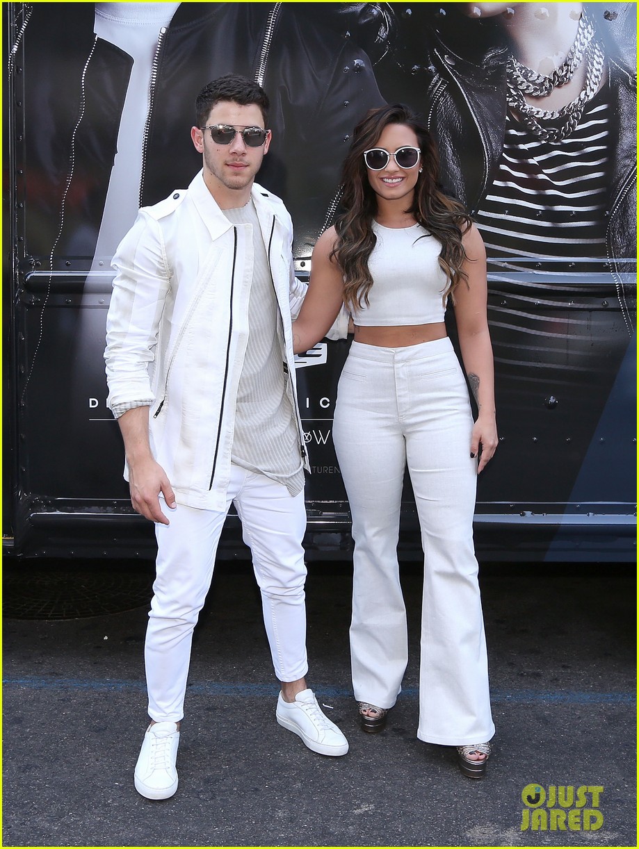 demi lovato and nick jonas surprise fans on hollywood blvd with some sweet treats 08