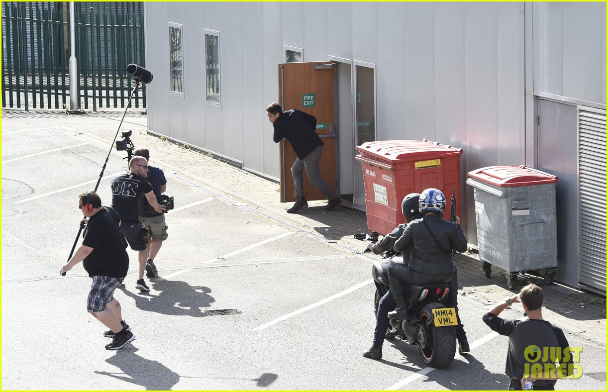 luke pasqualino motorcycle action snatch scene 45