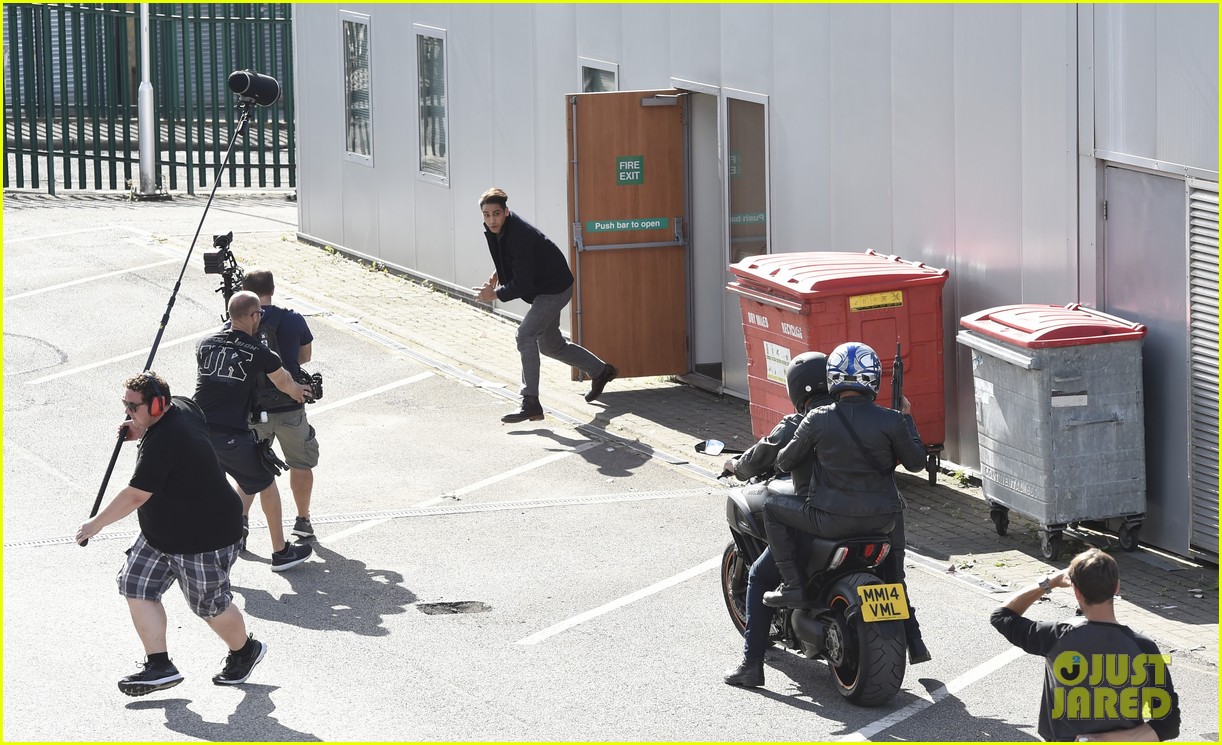 luke pasqualino motorcycle action snatch scene 47