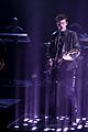 shawn mendes sings fall tweets performs mercy on todayshow 01