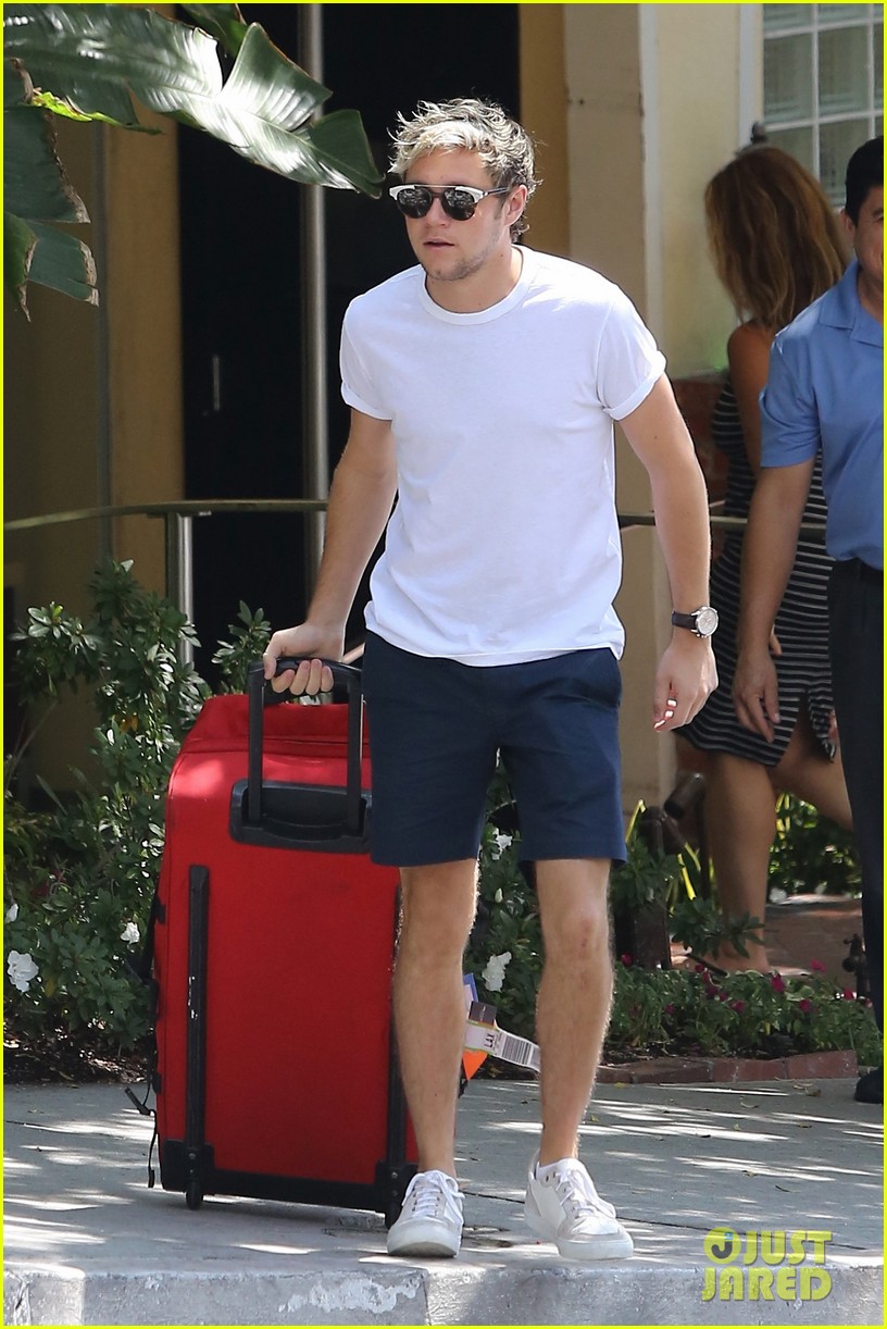 niall horan luggage sunset marquis 07