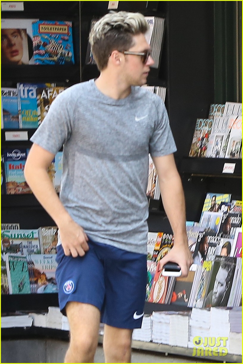 niall horan steps out after reportedly signing solo record02121mytext
