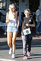 sofia richie grabs lunch with pals01108mytext