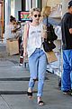 emma roberts gives her work wife lea michele some love 05