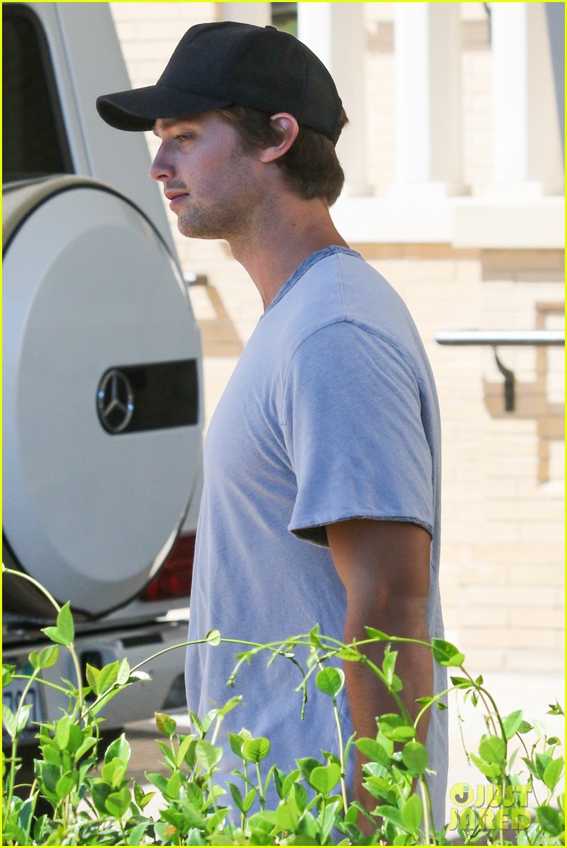 patrick schwarzenegger has some issues with his gps 05