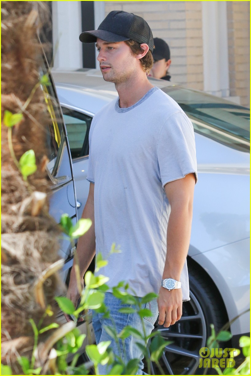 patrick schwarzenegger has some issues with his gps 10