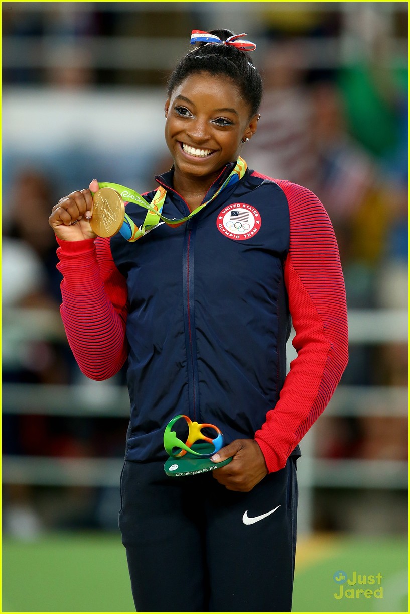 simone biles time off competition after rio 01
