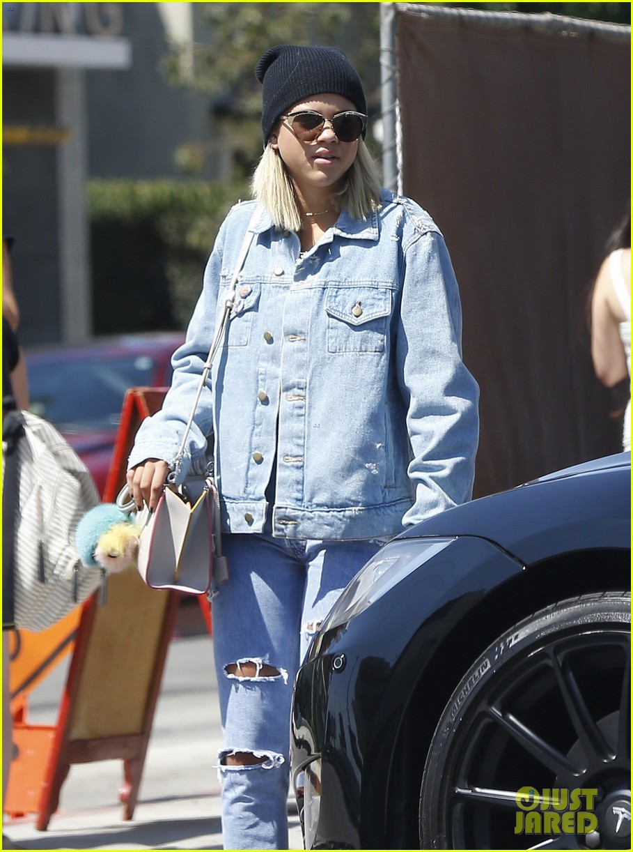 sofia richie hangs out with friends in weho03314mytext