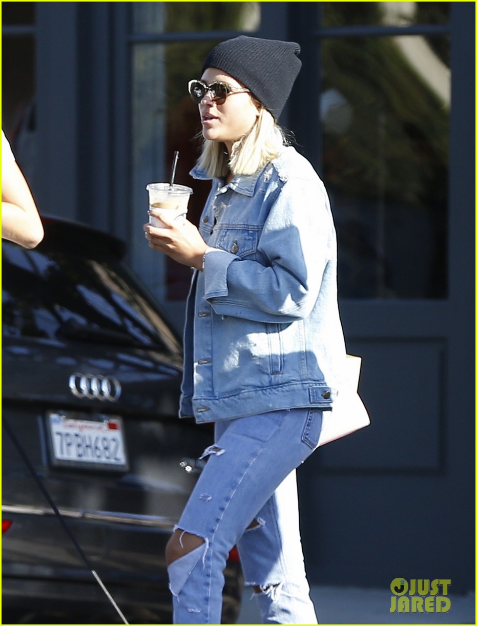 sofia richie hangs out with friends in weho15027mytext