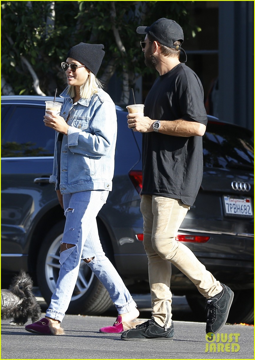sofia richie hangs out with friends in weho15128mytext